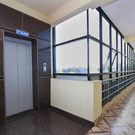 Mg Road One Hotel Bangalore Buitenkant foto