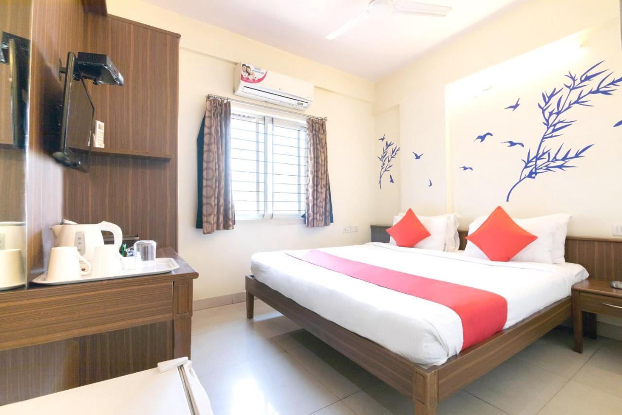 Mg Road One Hotel Bangalore Buitenkant foto