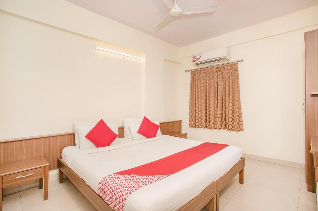 Mg Road One Hotel Bangalore Buitenkant foto
