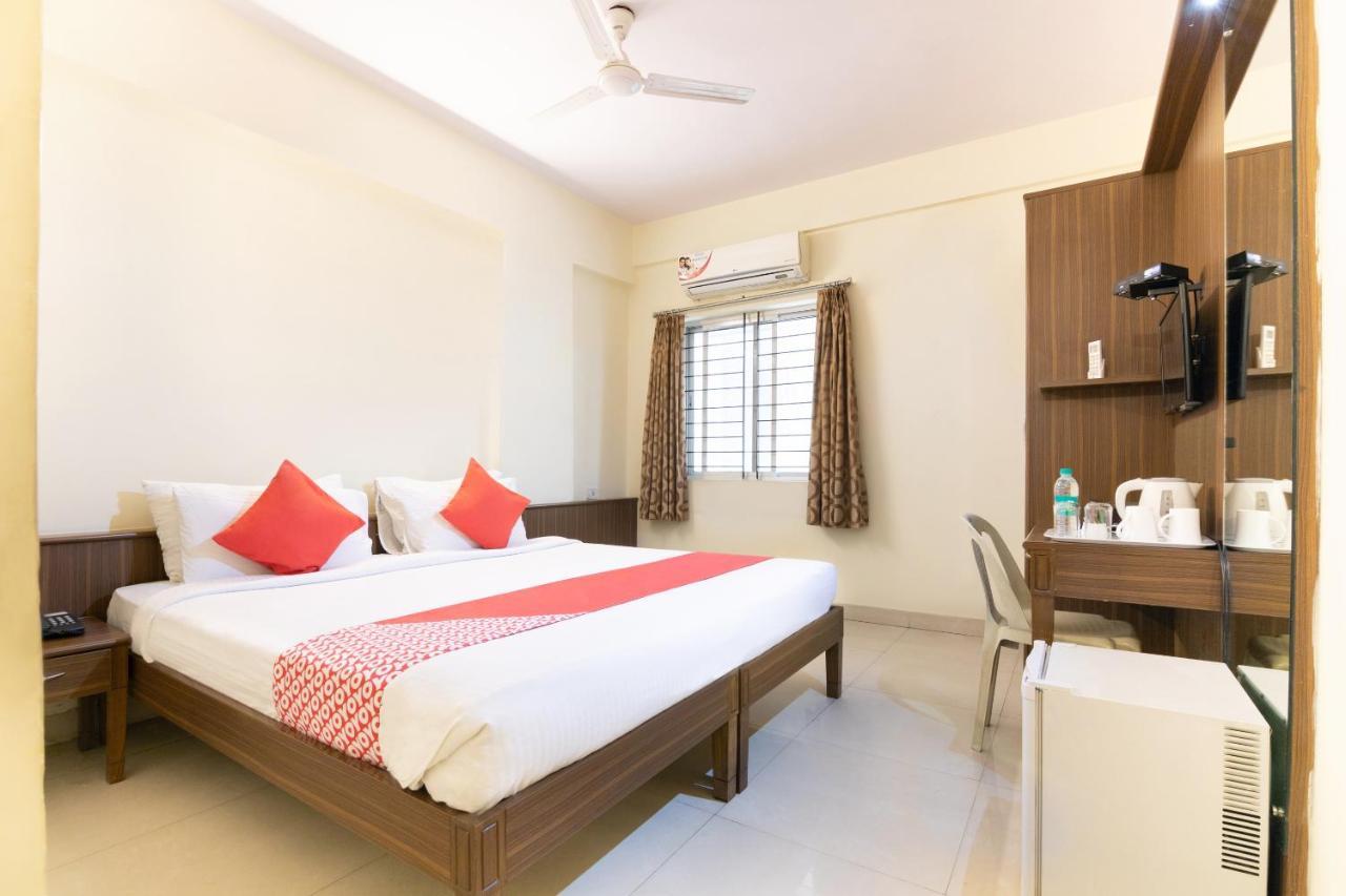 Mg Road One Hotel Bangalore Buitenkant foto