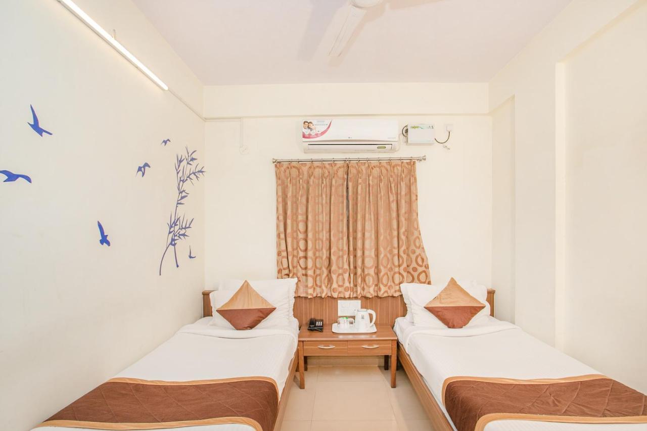 Mg Road One Hotel Bangalore Buitenkant foto