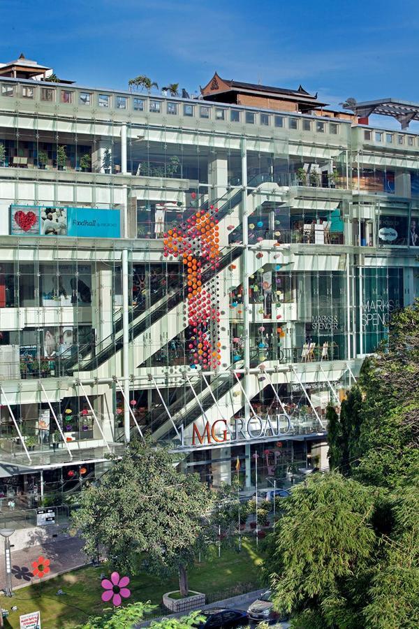 Mg Road One Hotel Bangalore Buitenkant foto