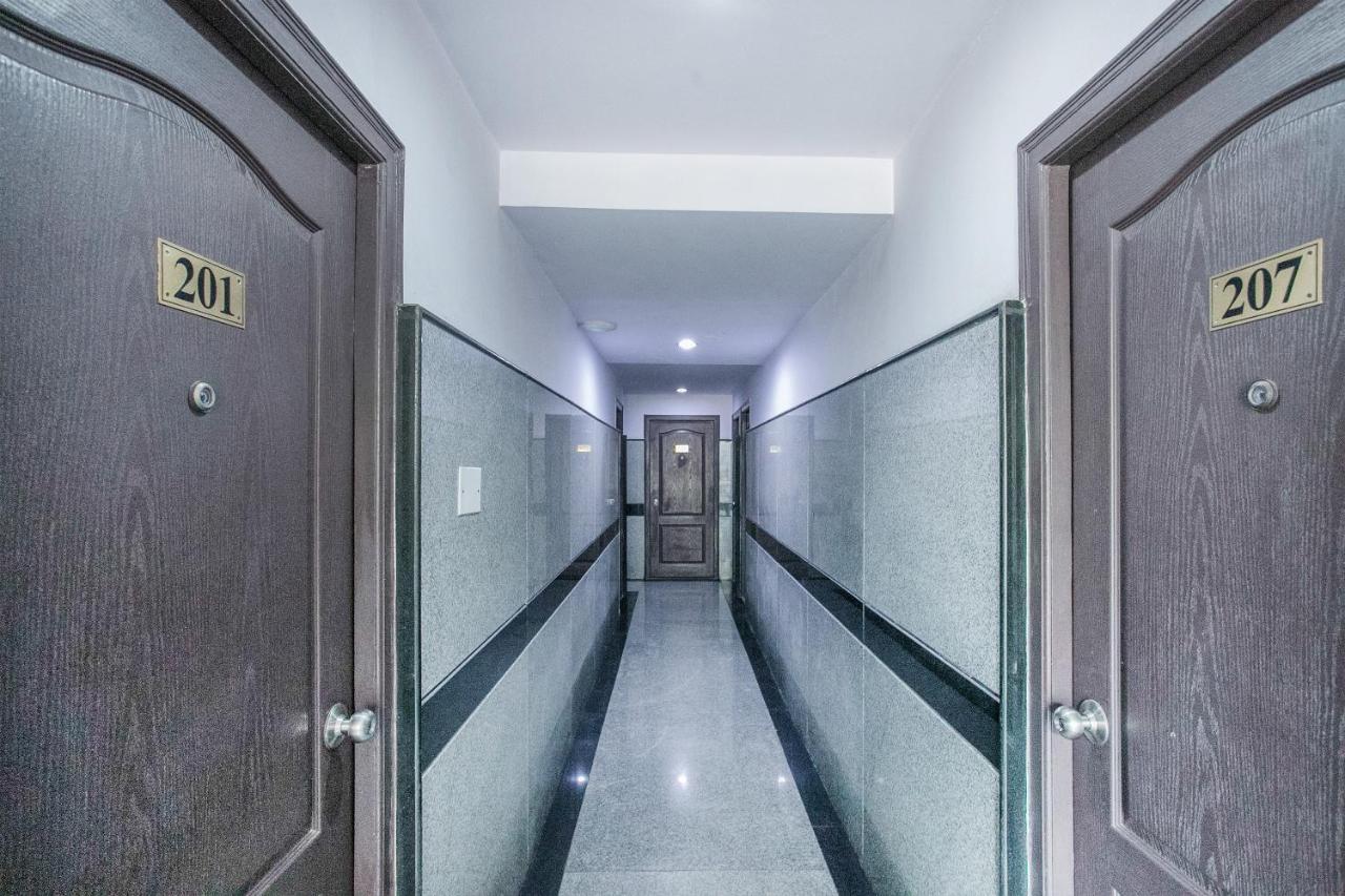 Mg Road One Hotel Bangalore Buitenkant foto